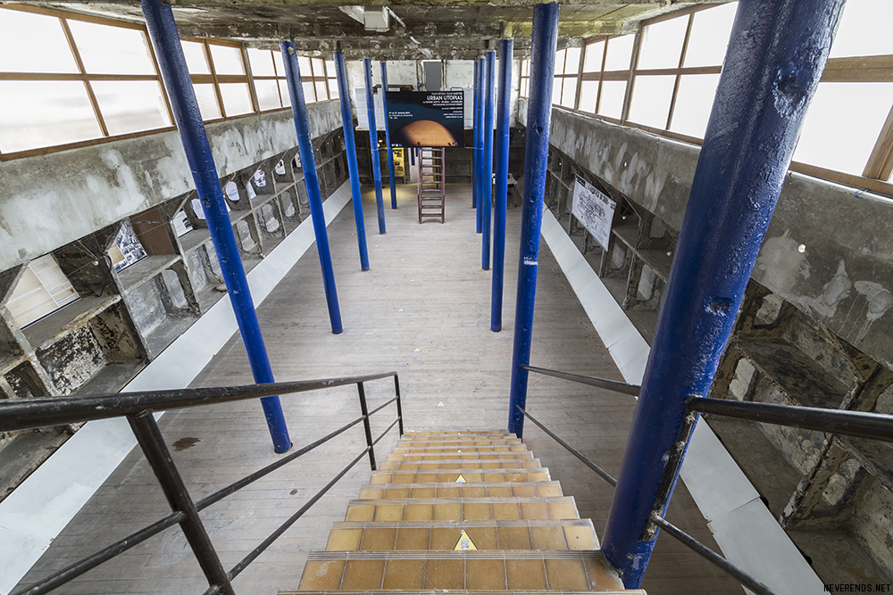 Deuxième salle à l'entrée de la péniche
