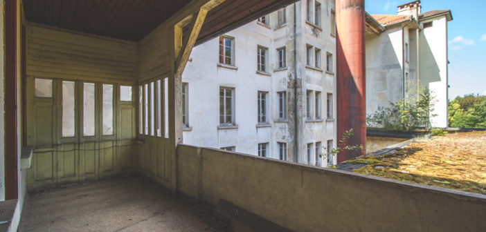 Sanatorium abandonné dans la montagne