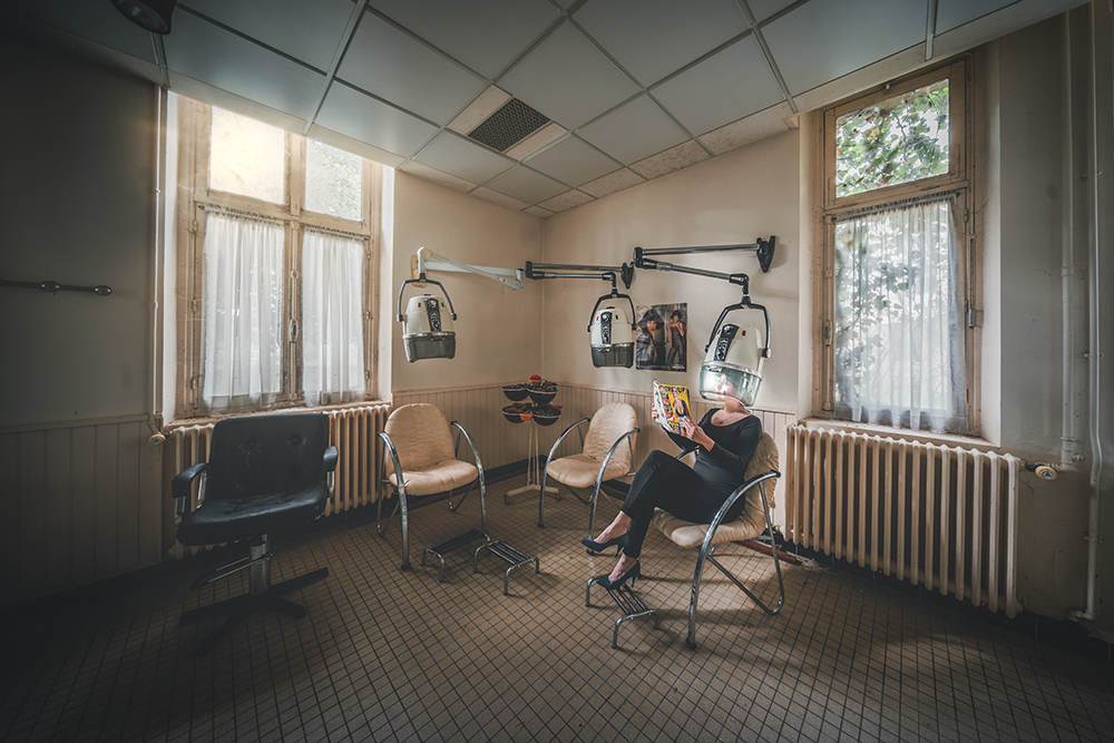 salon de coiffure mise en scène